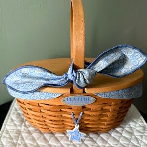 Longaberger 2000 Collector’s Club Century Celebration Basket.